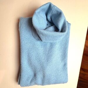Gap Blue turtleneck sweater